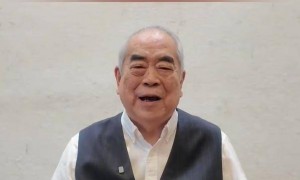 87岁范曾官宣得子，与女儿断绝关系，37岁妻子徐萌孕肚照曝光