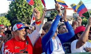 古巴民众集会抗议美国军事威胁 声援委内瑞拉