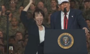 “看起来就像狂热支持者”,高市早苗对特朗普的“夸张表现”受日本网民质疑